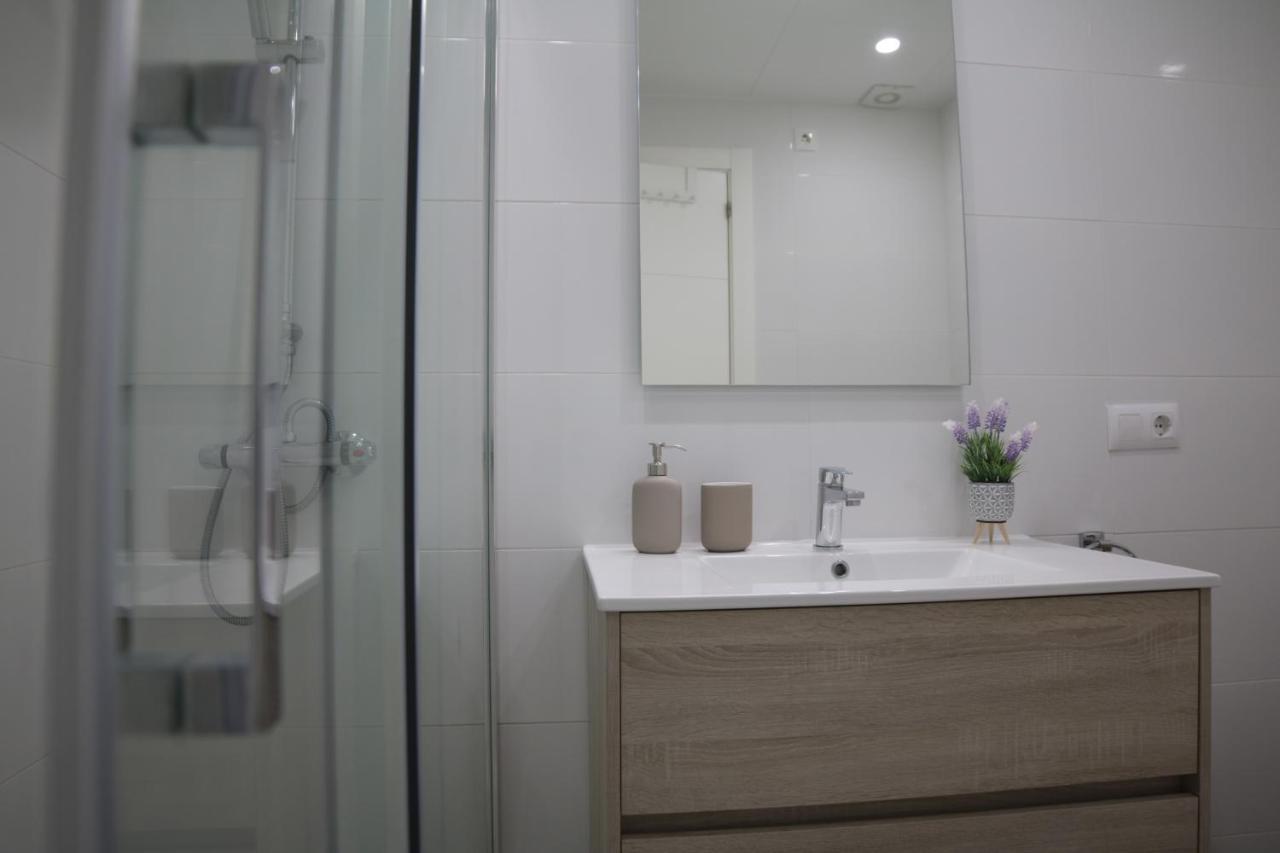 Modern Apartament Al Costat Del Parc De La Devesa Girona Ngoại thất bức ảnh