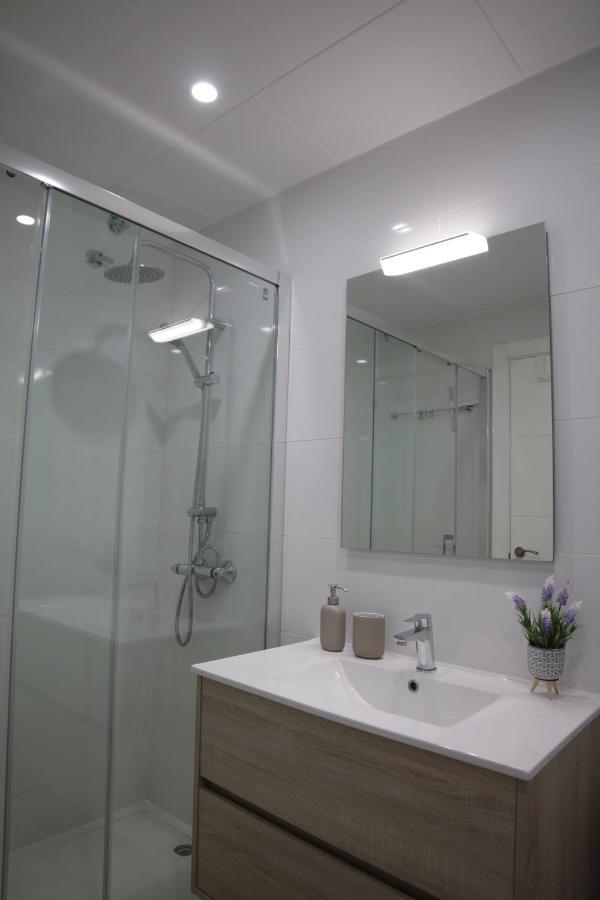 Modern Apartament Al Costat Del Parc De La Devesa Girona Ngoại thất bức ảnh