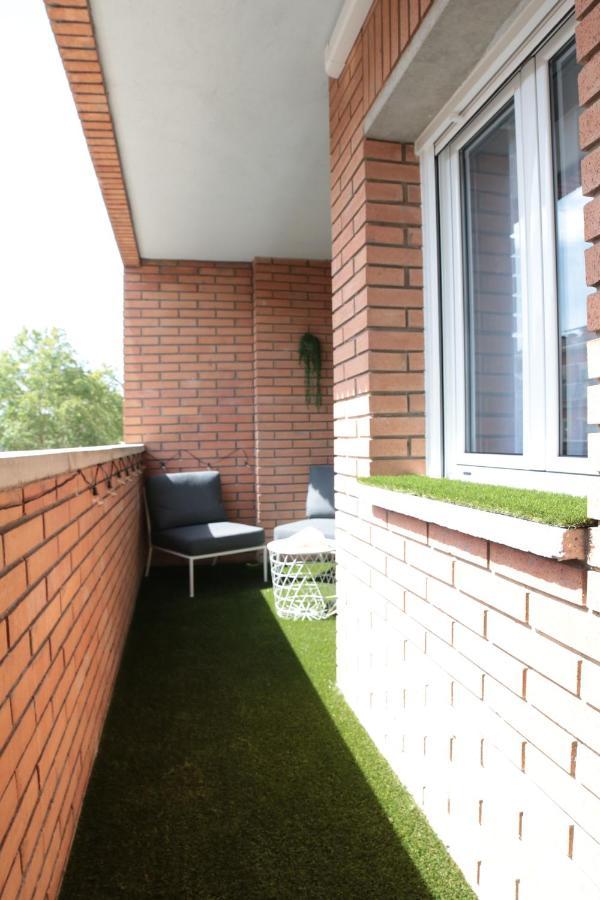 Modern Apartament Al Costat Del Parc De La Devesa Girona Ngoại thất bức ảnh